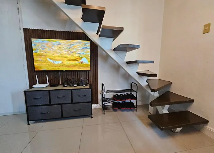 Casa Rosa1 2br In Bgc 5th Ave Wifi 300 Mbps 5 Pax *