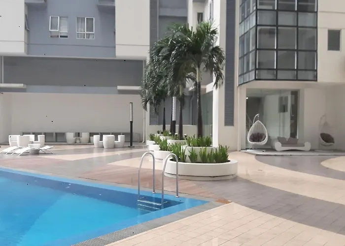 Apartment Casa Rosa1 2br In Bgc 5th Ave Wifi 300 Mbps 5 Pax